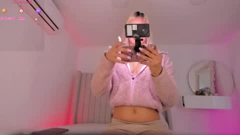 shelynna_azzul online show from June 1, 12:17 pm