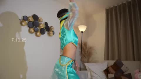  In instagram shena nomy online show from October 8, 12:07 am