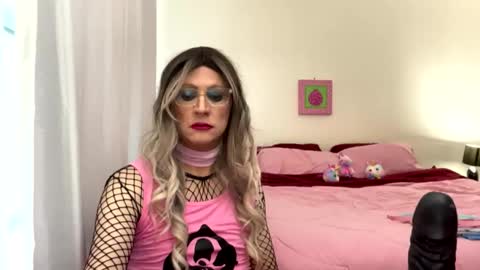 sherrisqs00 online show from April 18, 9:15 pm