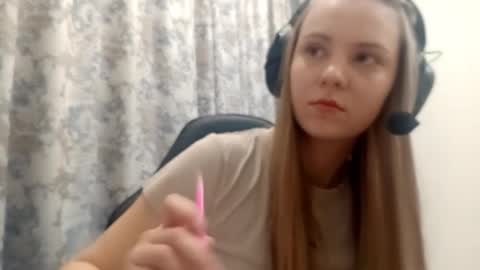 Lisa online show from November 27, 6:32 am