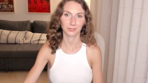 shesleepsnaked online show from September 13, 7:38 pm