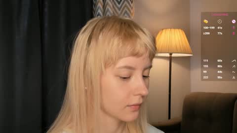 Snapshot of shickshackshock chatting on February 24, 7:22 am Iris online show from February 24, 7:22 am