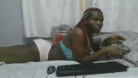 Snapshot of shilla_amor chatting on October 9, 7:08 pm shilla_amor online show from October 9, 7:08 pm