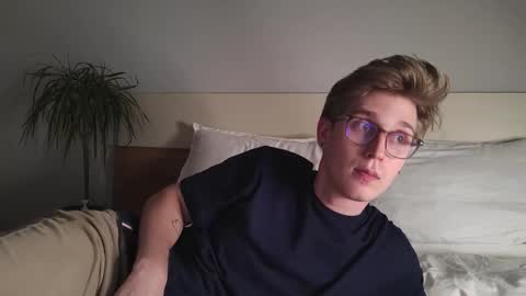 Matthew online show from December 5, 3:21 pm