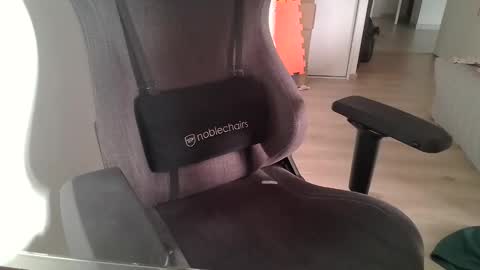 shkpnk69 online show from April 5, 3:53 pm