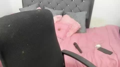Shofia Beltran online show from August 6, 7:01 pm
