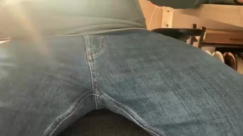 showflyer06 online show from February 2, 7:10 pm