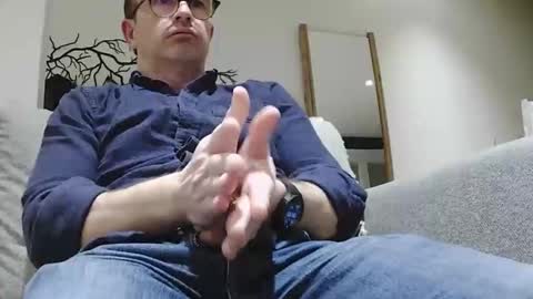 Snapshot of shutterbug989 chatting on December 8, 2:57 am shutterbug989 online show from December 8, 2:57 am