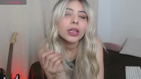 Kloe online show from October 28, 4:02 am