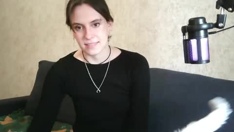 shy_miracle online show from June 3, 3:50 pm