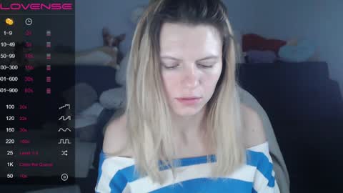 Snapshot of shy_moony chatting on January 31, 11:13 pm just Alex online show from January 31, 11:13 pm