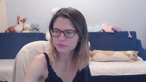 Snapshot of shy_moony chatting on October 10, 3:29 pm just Alex online show from October 10, 3:29 pm