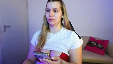 shy_nerd_babyy online show from September 29, 7:29 am