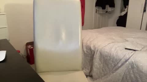 shyboy0533 online show from January 17, 9:45 pm