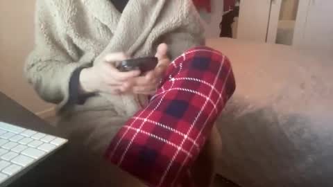 shyboy0533 online show from October 31, 7:47 pm