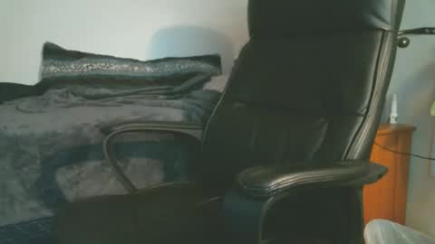 shyboyhugecum2020 online show from October 22, 2:59 am