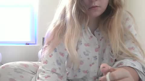 Elyse online show from November 14, 8:00 pm