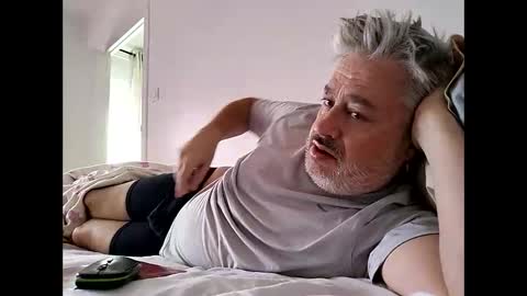 Snapshot of sibemolx chatting on October 28, 9:32 am sibemolx online show from October 28, 9:32 am