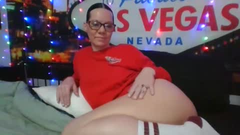 Snapshot of sidneyraee chatting on January 17, 5:51 pm Mrs. St. Patrickk online show from January 17, 5:51 pm