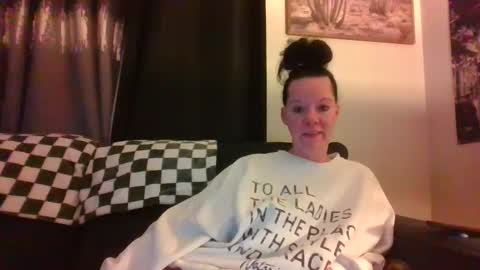 Snapshot of sidneyraee chatting on January 3, 12:43 am Mrs. St. Patrickk online show from January 3, 12:43 am