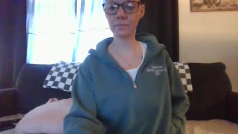 Snapshot of sidneyraee chatting on December 10, 8:27 pm Mrs. St. Patrickk online show from December 10, 8:27 pm
