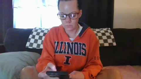 Snapshot of sidneyraee chatting on December 17, 6:53 pm Mrs. St. Patrickk online show from December 17, 6:53 pm