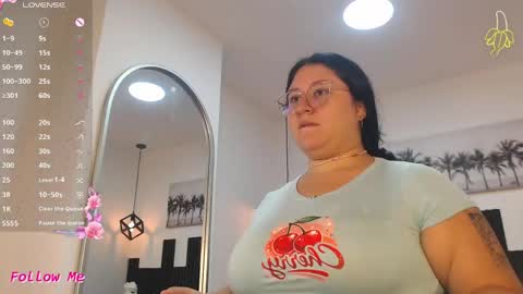 SIENNA  online show from April 18, 1:02 pm