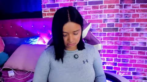 sienna_lux01 online show from April 16, 2:33 am