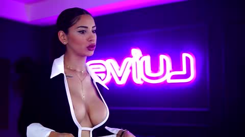 Sienna online show from October 28, 11:22 am