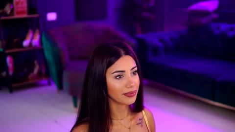 Sienna online show from November 2, 10:48 am