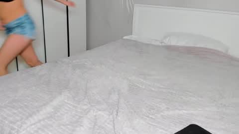 SilasCollins online show from February 24, 8:17 am