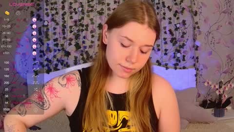Snapshot of silent_princesses chatting on January 30, 3:29 pm Chloe online show from January 30, 3:29 pm