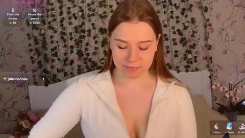 Snapshot of silent_princesses chatting on February 17, 4:42 am Chloe online show from February 17, 4:42 am