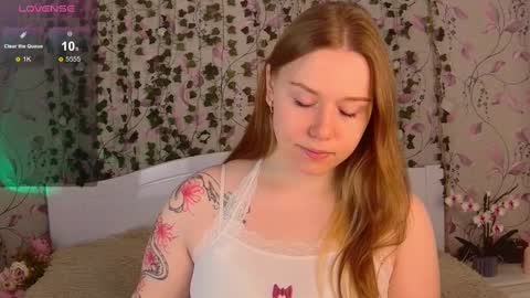 Snapshot of silent_princesses chatting on February 13, 7:24 am Chloe online show from February 13, 7:24 am