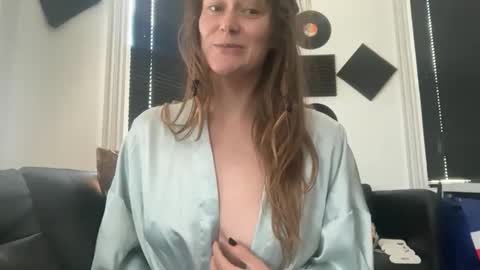 silkwilde online show from April 24, 3:36 pm