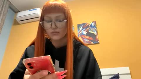 Mia online show from March 8, 1:06 am