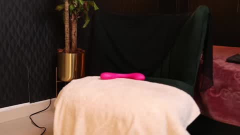 Snapshot of silvialia chatting on December 4, 1:19 am Onlyfans Silvialiag online show from December 4, 1:19 am