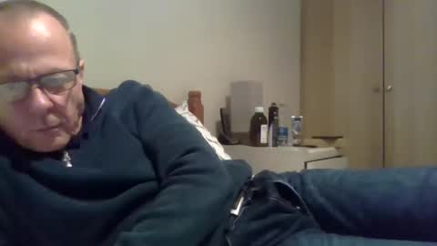 simon56691 online show from December 19, 6:45 pm