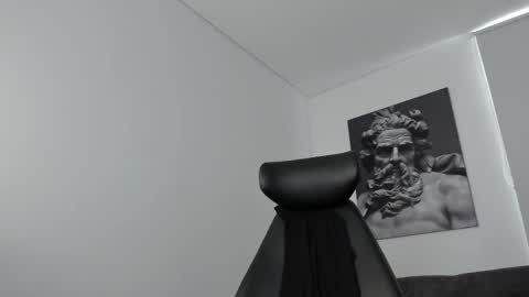 simon_leon01 online show from September 17, 12:08 pm