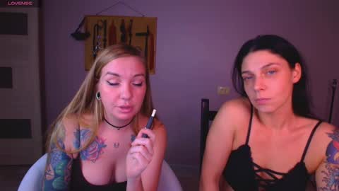 Snapshot of simona_moonshine chatting on October 18, 7:18 pm simona_moonshine online show from October 18, 7:18 pm
