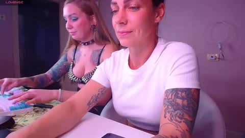 Snapshot of simona_moonshine chatting on October 6, 6:15 pm simona_moonshine online show from October 6, 6:15 pm