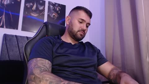 Simon online show from December 2, 9:56 pm