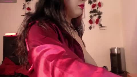 Snapshot of simone_philll chatting on October 3, 7:33 pm Simone Phill online show from October 3, 7:33 pm