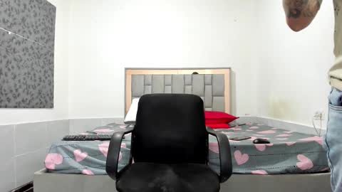 SIMON KELER online show from December 5, 11:08 am