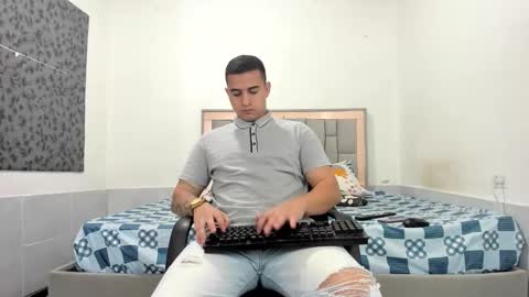 SIMON KELER online show from March 21, 11:52 pm