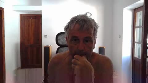 Snapshot of simonthenudist chatting on September 19, 5:33 am Simon online show from September 19, 5:33 am