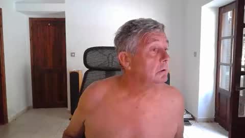 Snapshot of simonthenudist chatting on September 16, 4:37 am Simon online show from September 16, 4:37 am