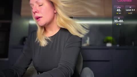 A present for me  online show from November 13, 7:05 pm