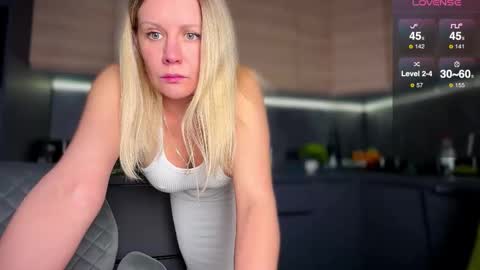 A present for me  online show from December 4, 7:02 pm