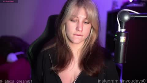 wwoooooooooooof online show from April 1, 1:06 am